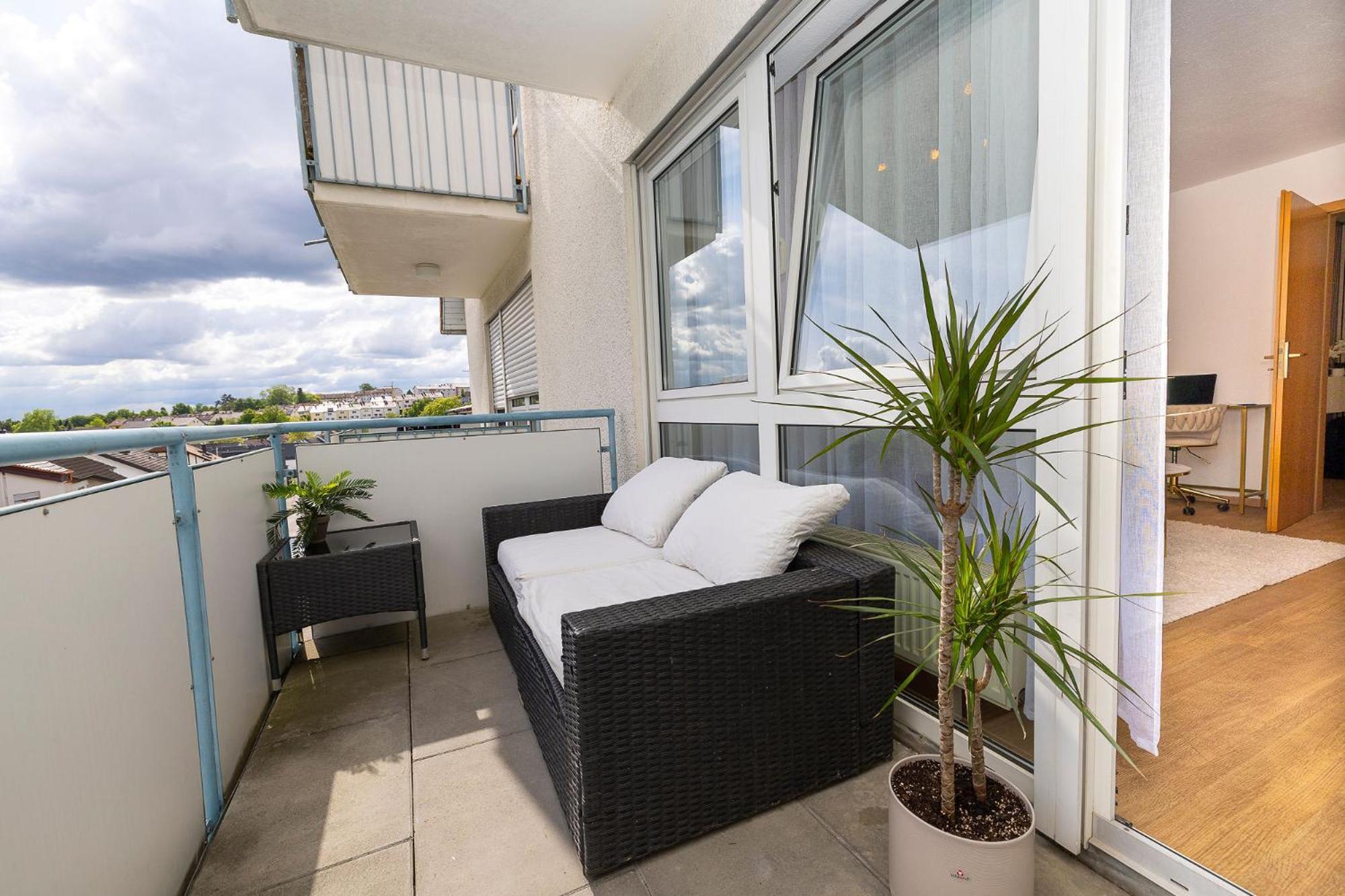 Luxx Home Bc, Zentral - Fuer 4 Personen - Balkon - Parken - Voll Ausgestattete Kueche Biberach an der Riss Bagian luar foto