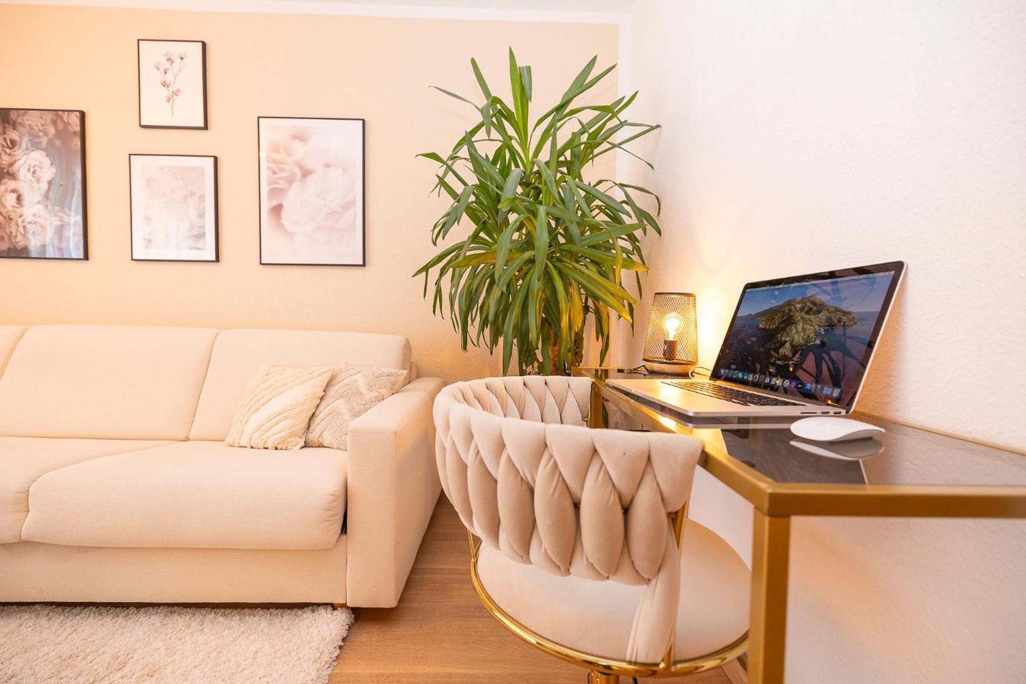 Luxx Home Bc, Zentral - Fuer 4 Personen - Balkon - Parken - Voll Ausgestattete Kueche Biberach an der Riss Bagian luar foto