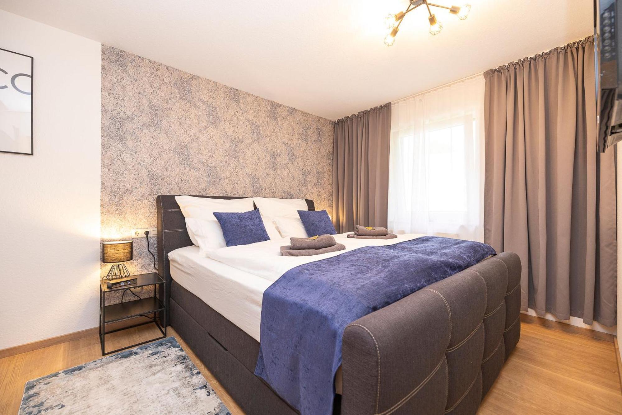 Luxx Home Bc, Zentral - Fuer 4 Personen - Balkon - Parken - Voll Ausgestattete Kueche Biberach an der Riss Bagian luar foto