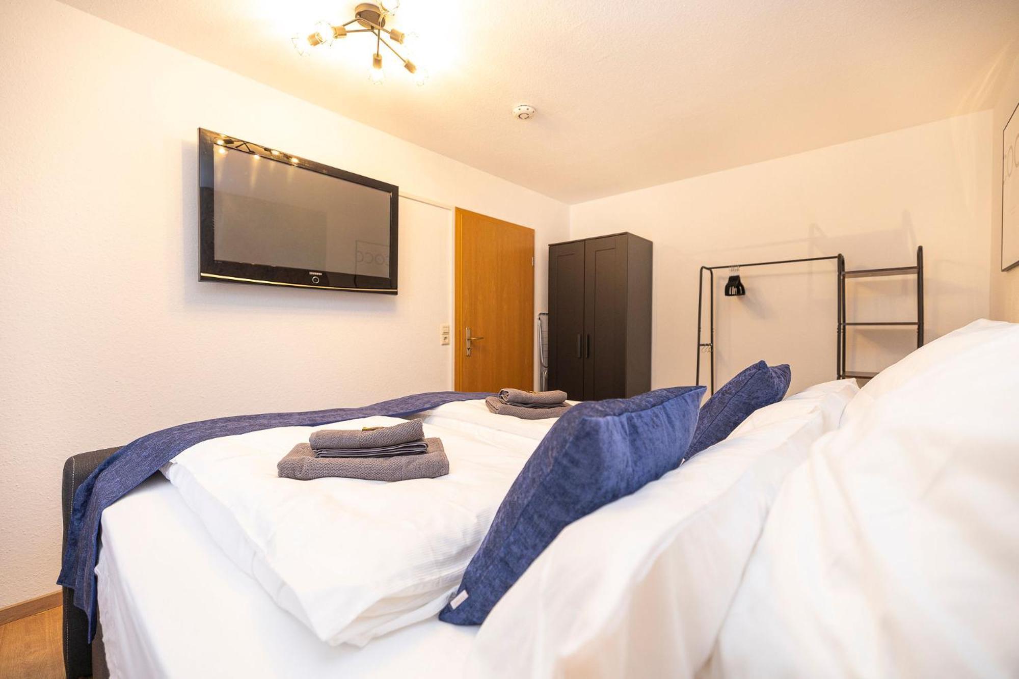 Luxx Home Bc, Zentral - Fuer 4 Personen - Balkon - Parken - Voll Ausgestattete Kueche Biberach an der Riss Bagian luar foto